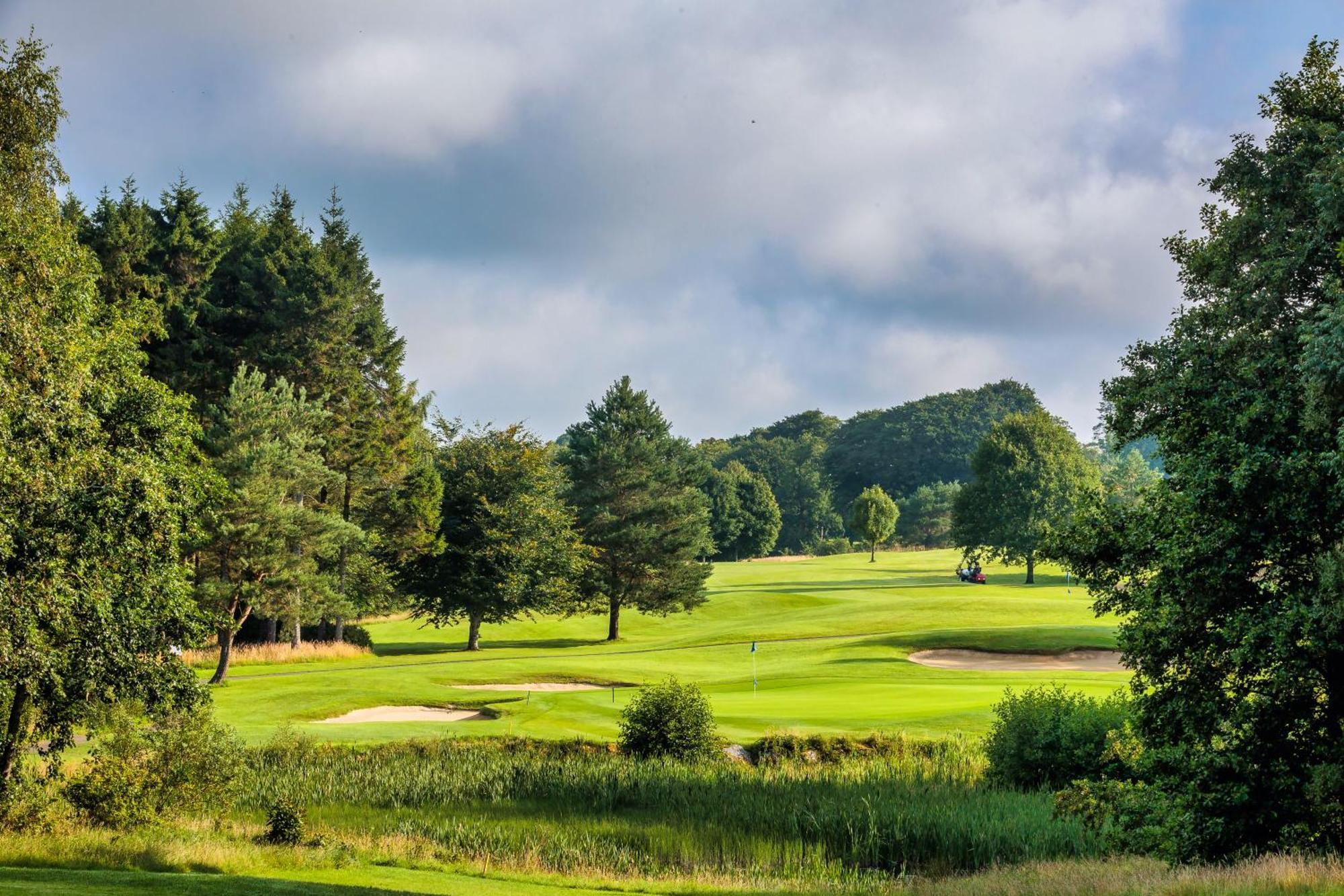 Tulfarris Hotel And Golf Resort Exteriör bild