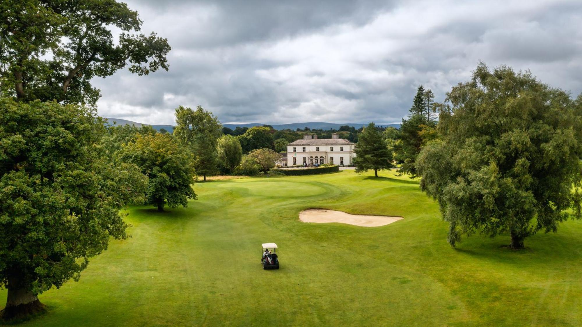 Tulfarris Hotel And Golf Resort Exteriör bild